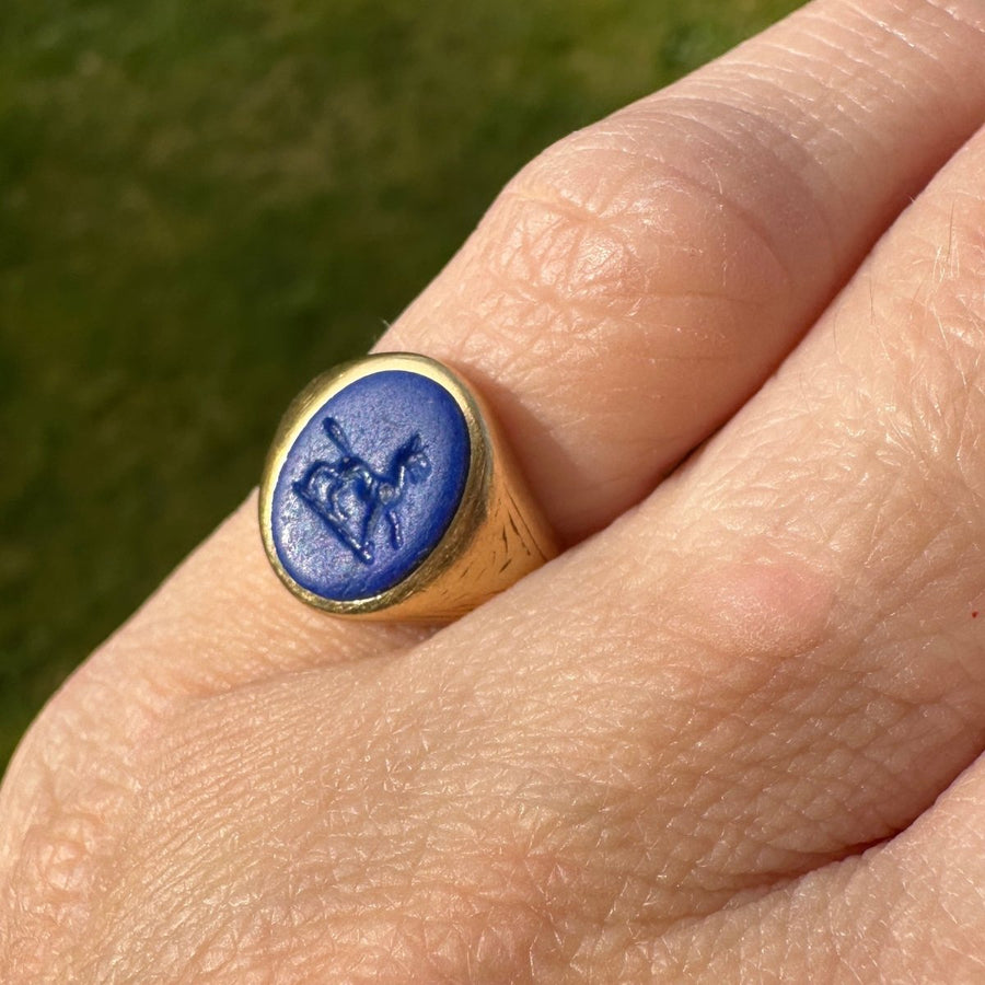 1960s 18ct Gold Signet Ring with Laplis Lazlui Intaglio of a Wolf | Parkin and Gerrish | Antique & Vintage Jewellery