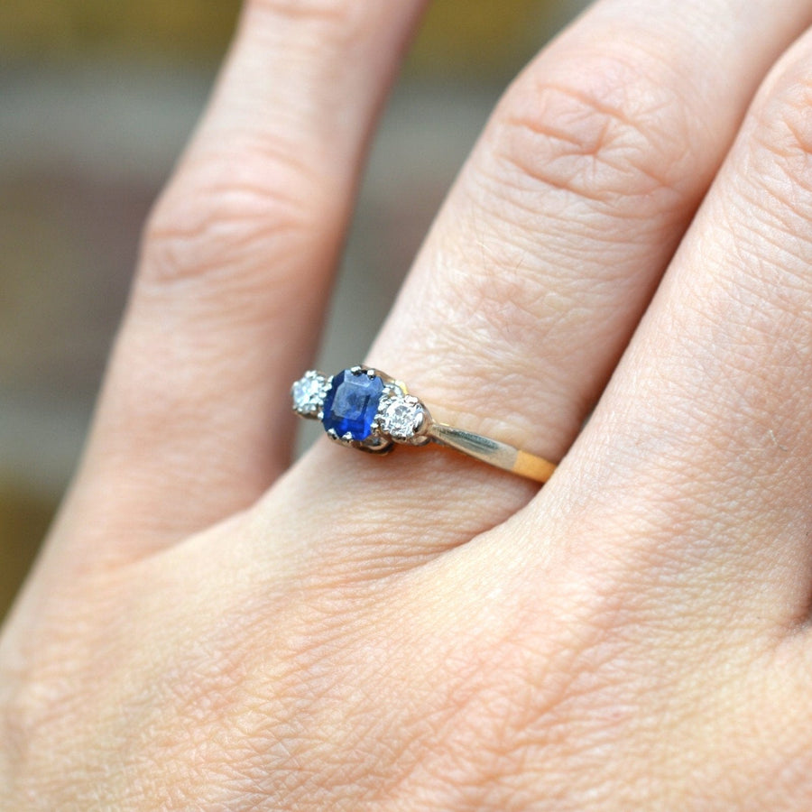 1940s-18ct-gold-and-platinum-asscher-cut-sapphire-and-diamond-three-stone-ring-parkin-and-gerrish