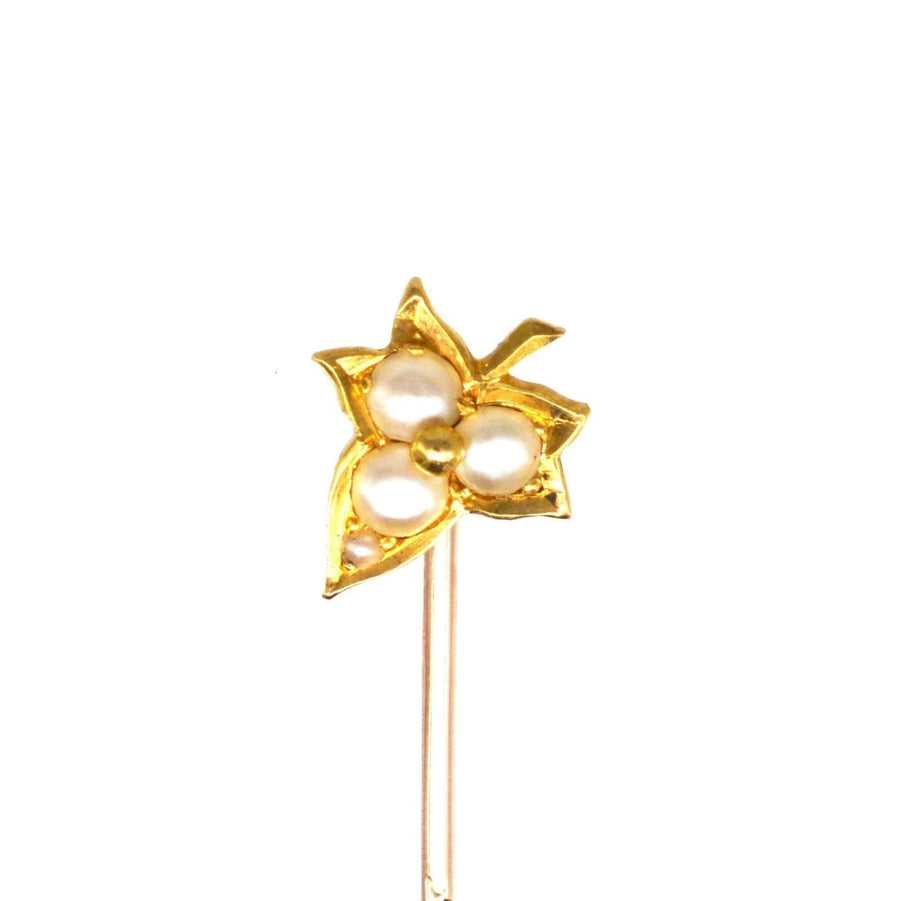 Edwardian 18ct gold ivy leaf tie pin with split pearls, perfect for a groom's gift or elegant accessory.