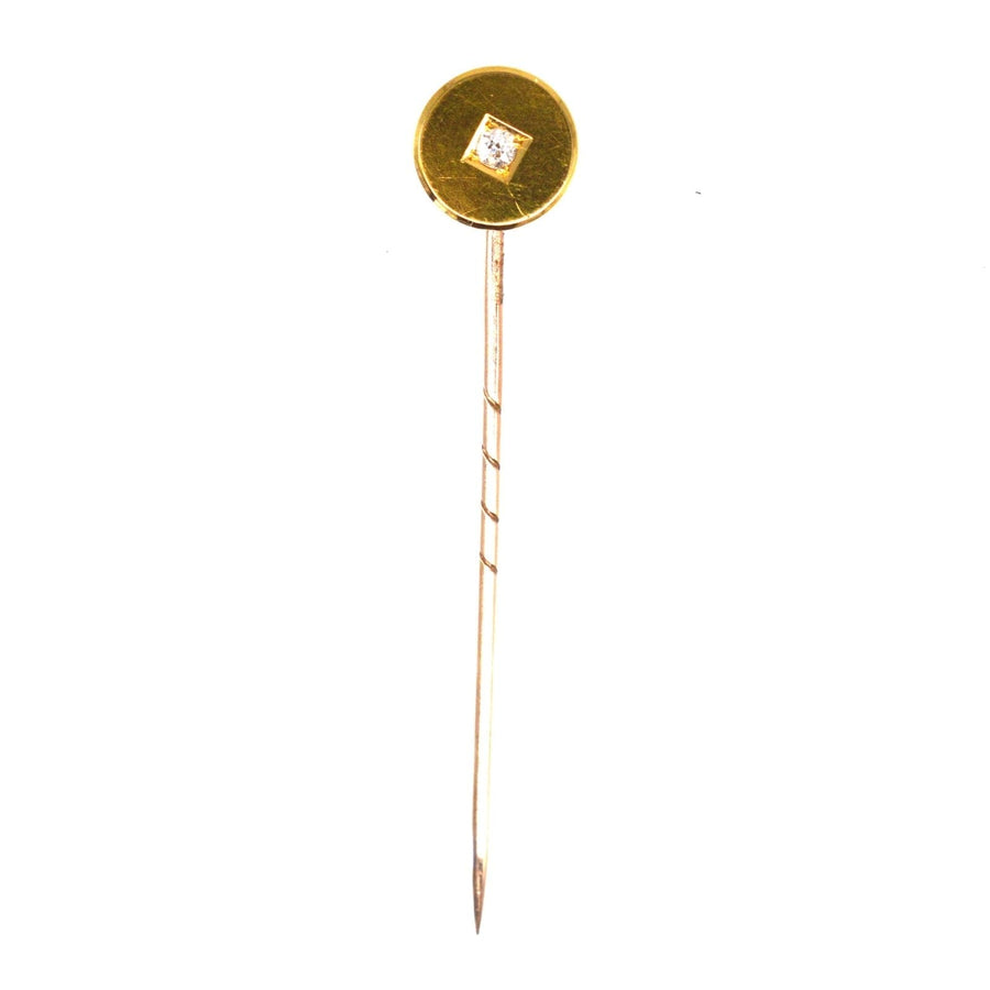 Victorian 18ct gold simple round circle tie pin with a sparkling diamond, perfect for the modern gentleman.