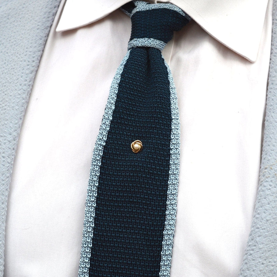 Victorian 9ct gold knot twist tie pin with pearl, 1880s elegance on a knitted tie.
